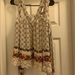 Taylor & Sage Tops - Cold shoulder top Taylor & Sage Tops - Cold shoulder top